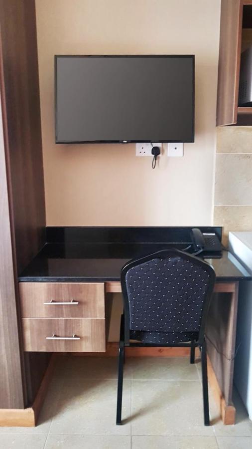 Nairobi West Suites Esterno foto